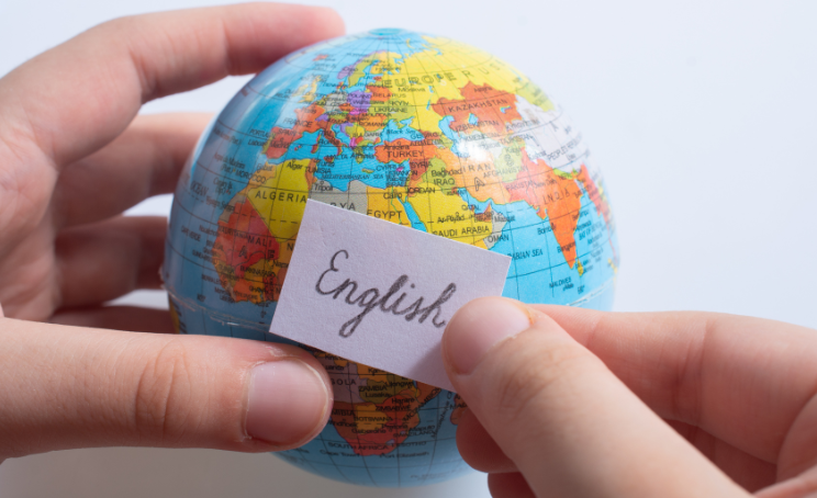 Santander British Council oferece 8 mil vagas para curso de inglês online. Saiba como participar!